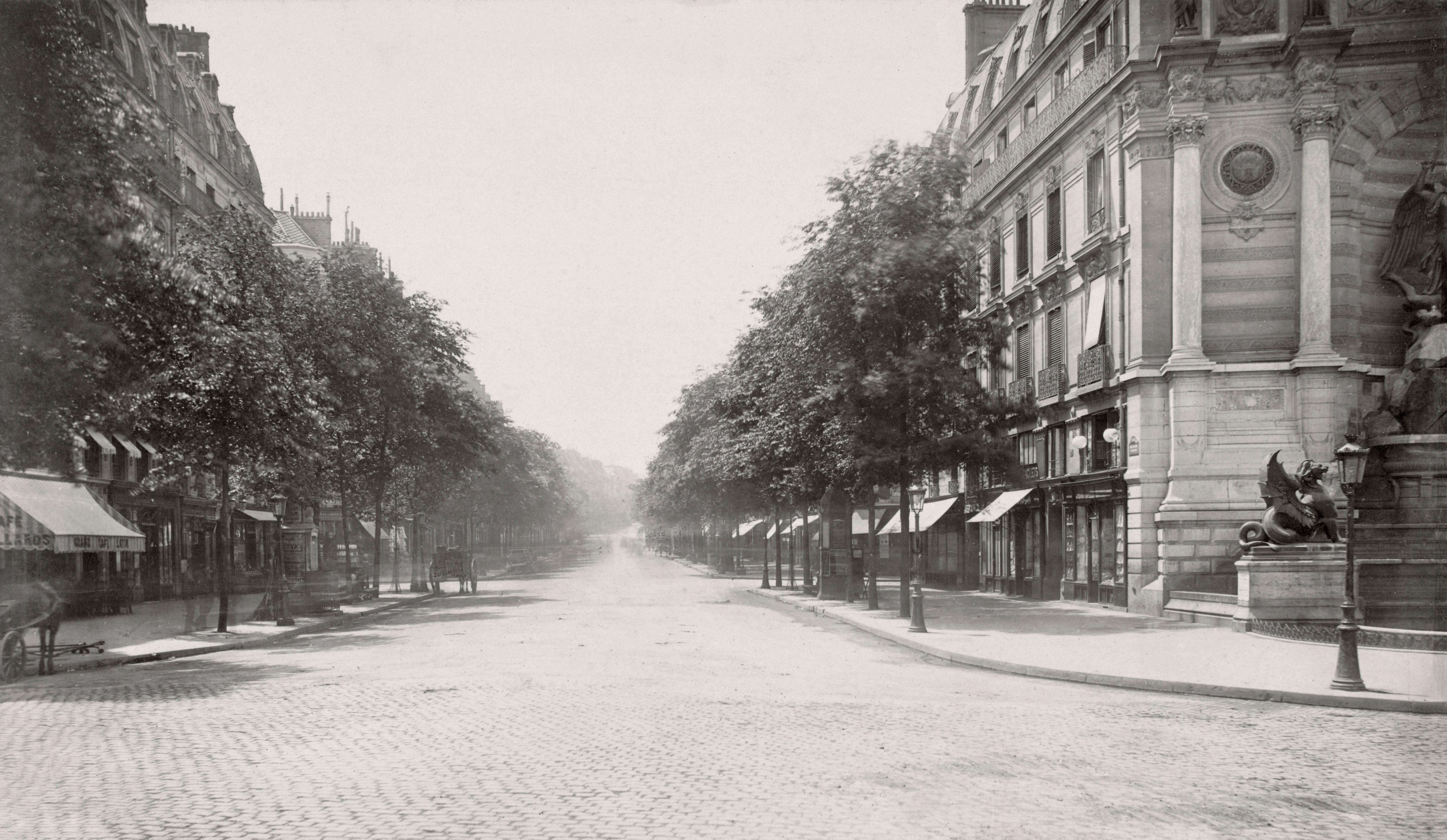 Boulevard Saint-Michel, depuis la Fontaine Saint-Michel — Charles Marville