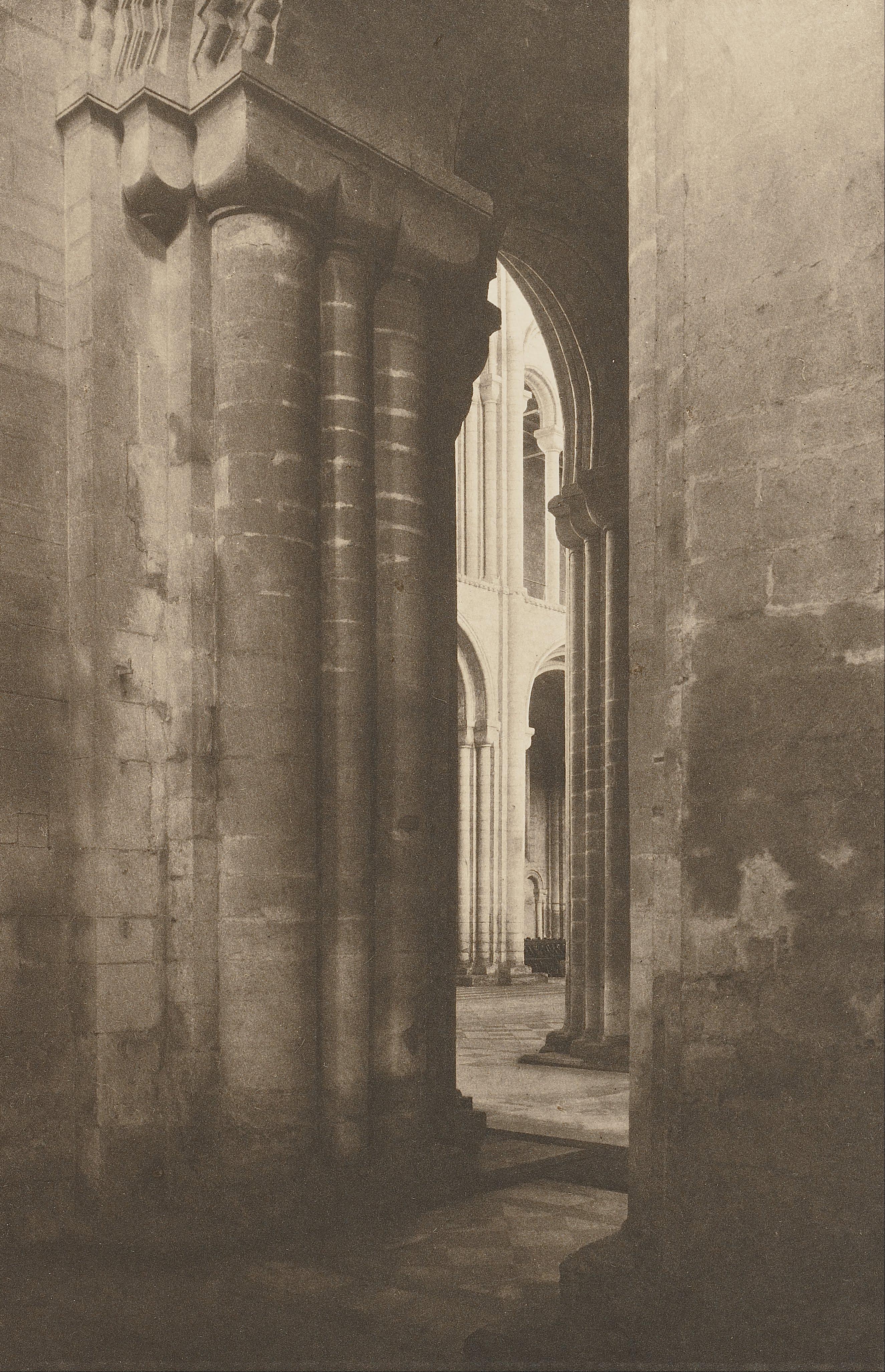 Cathédrale d'Ely : souvenir des Normands — Frederick H. Evans