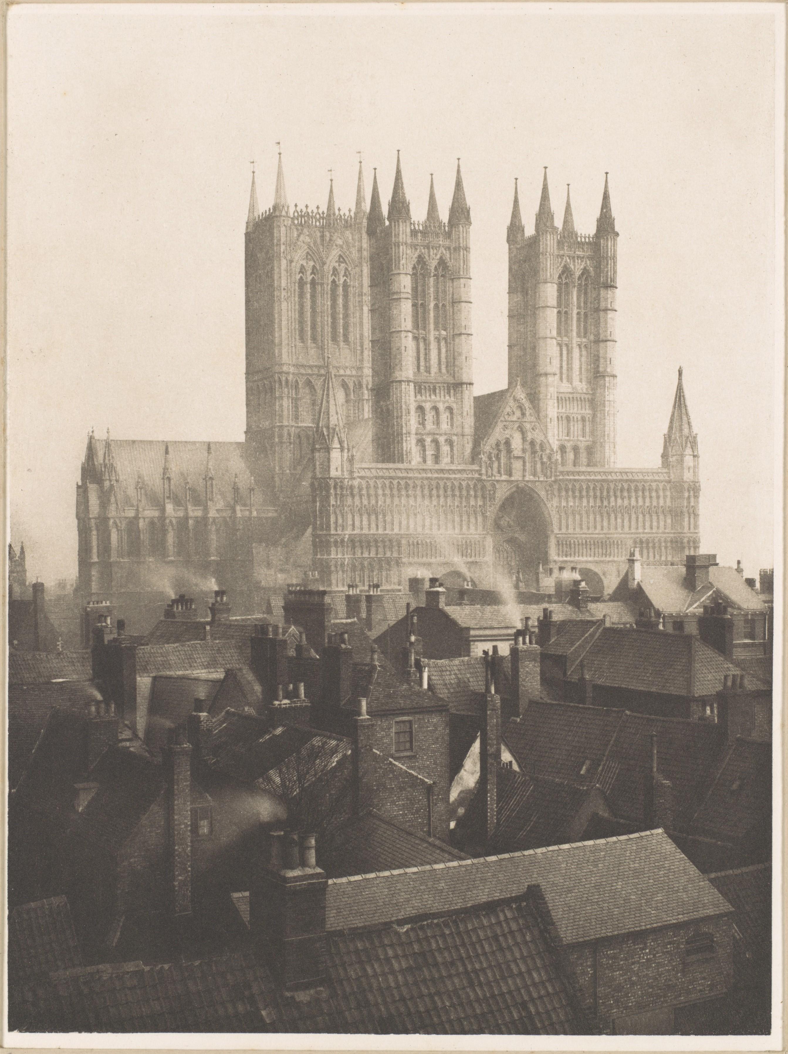 Cathédrale de Lincoln vue du château — Frederick H. Evans
