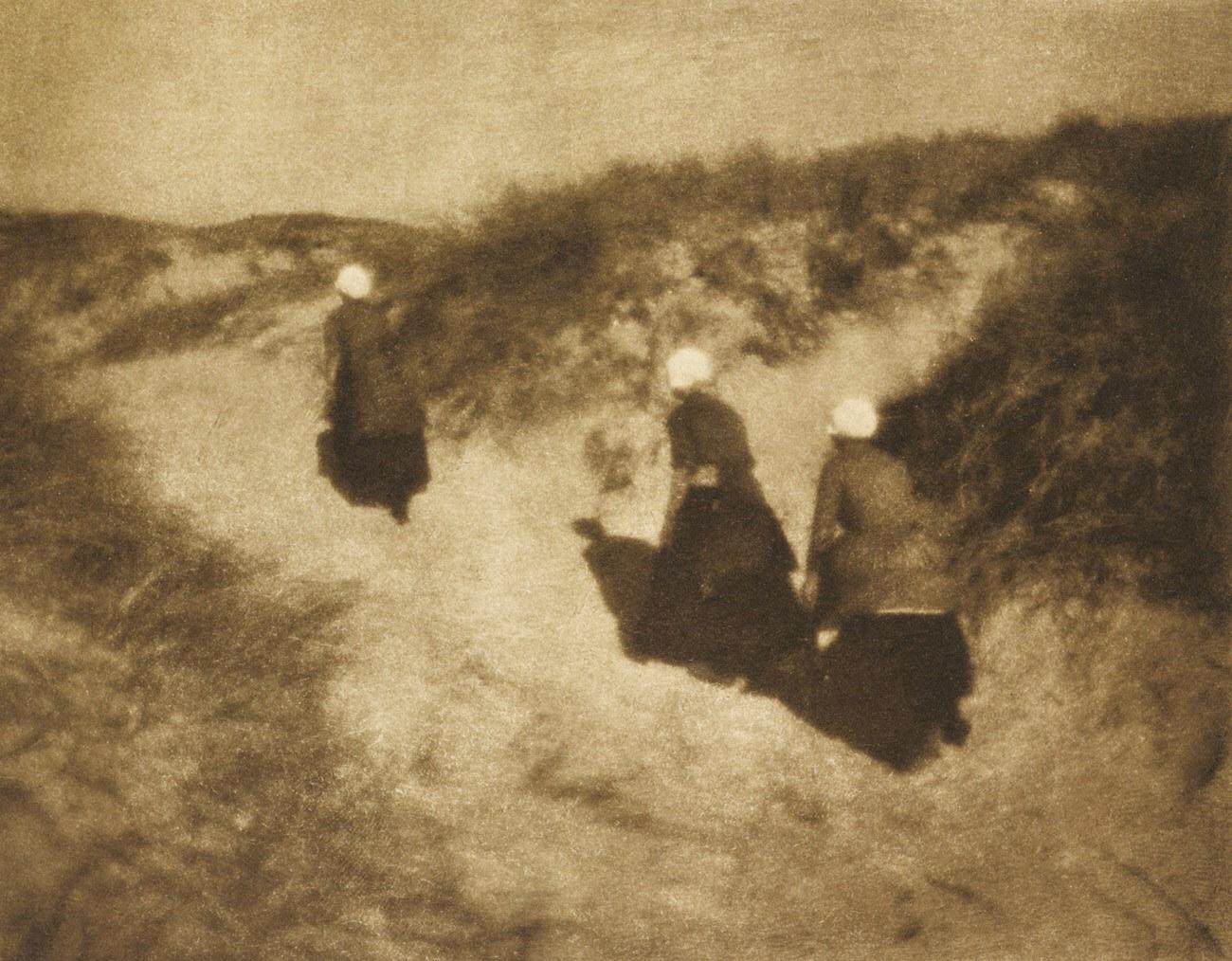 Dans les dunes — Heinrich Kühn